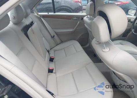 2007 Mercedes-Benz C 230 Sport z USA, uszkodzony, nr VIN WDBRF52H77F927301